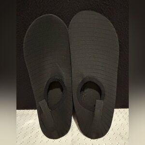 Ning Mens Water Shoes EUC Black Size 44/45-10.5-12US EUC